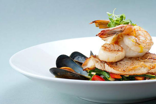 The round plate is very suitable for seafood dishes